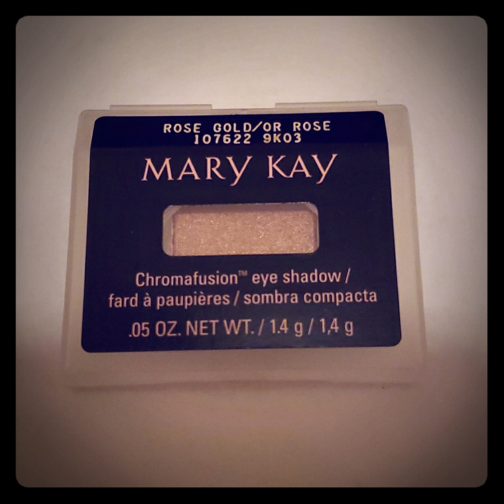 Rose gold eye shadow